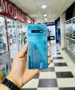 Photo - Samsung Galaxy S10 Plus 128 GB Blue