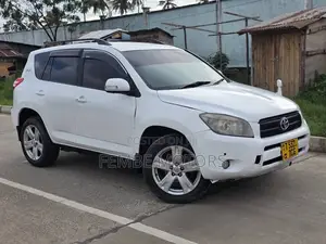 Photo - Toyota RAV4 2006 White