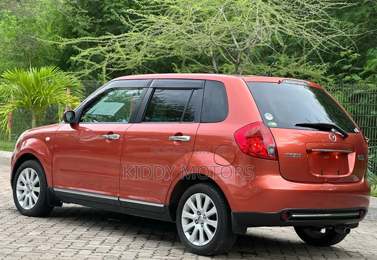 Mazda Verisa 2009 Red