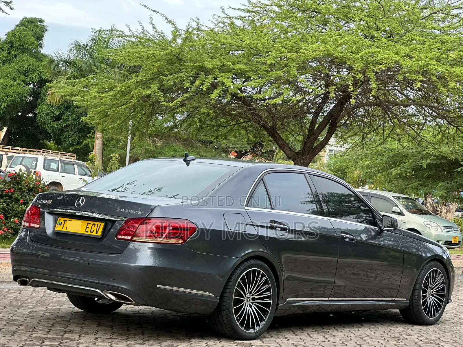 Mercedes-Benz E250 2013 Gray