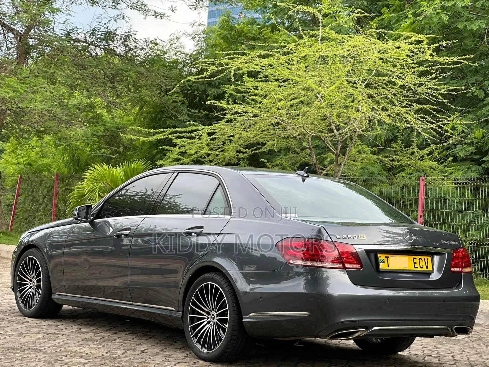 Mercedes-Benz E250 2013 Gray
