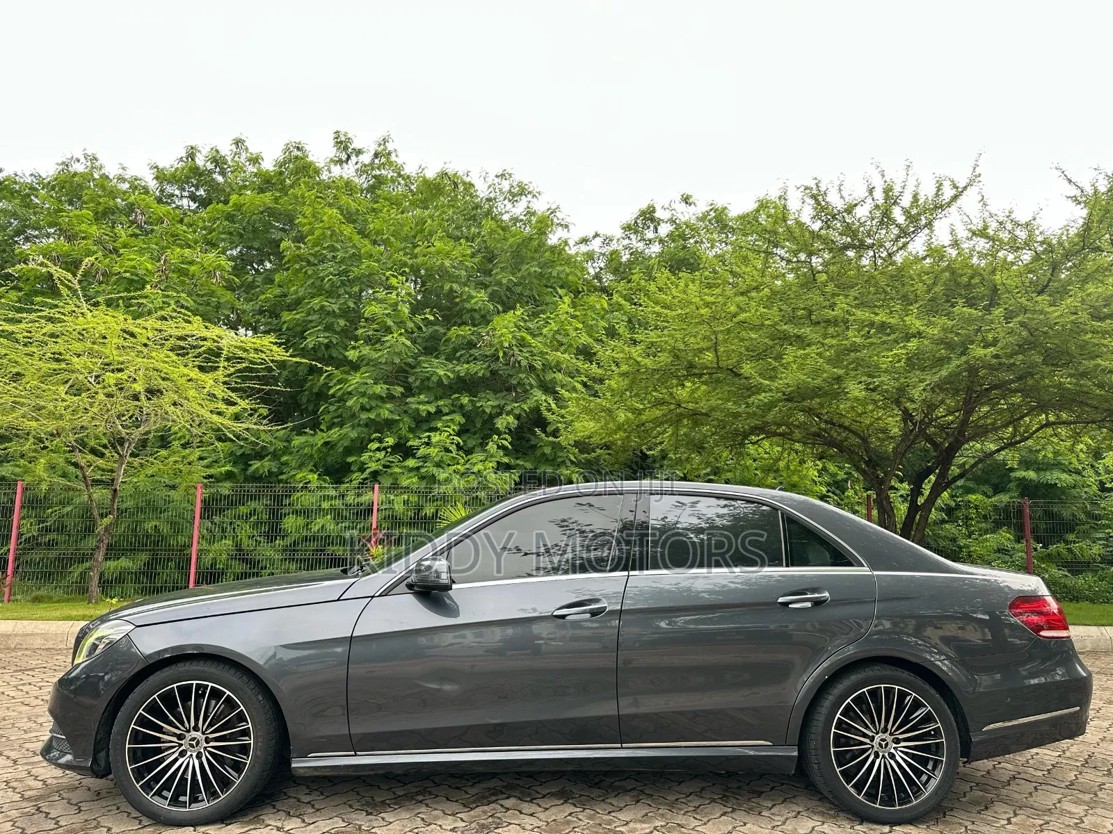 Mercedes-Benz E250 2013 Gray