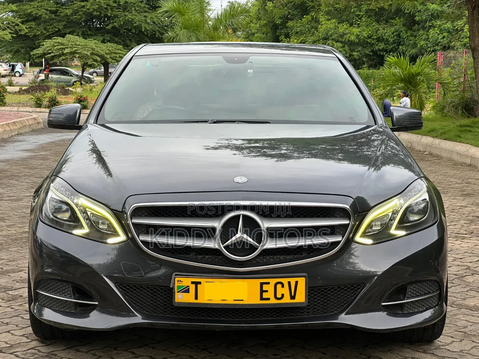 Mercedes-Benz E250 2013 Gray