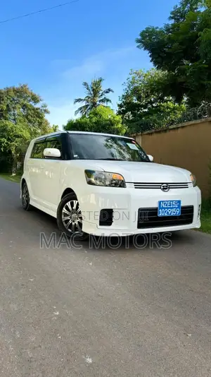 Toyota Corolla Rumion 2009 Off white