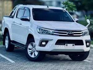 Toyota Hilux Revo Double Cab Deisel 2.4 AWD 2018 White