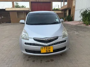 Toyota Ractis 2006 Silver