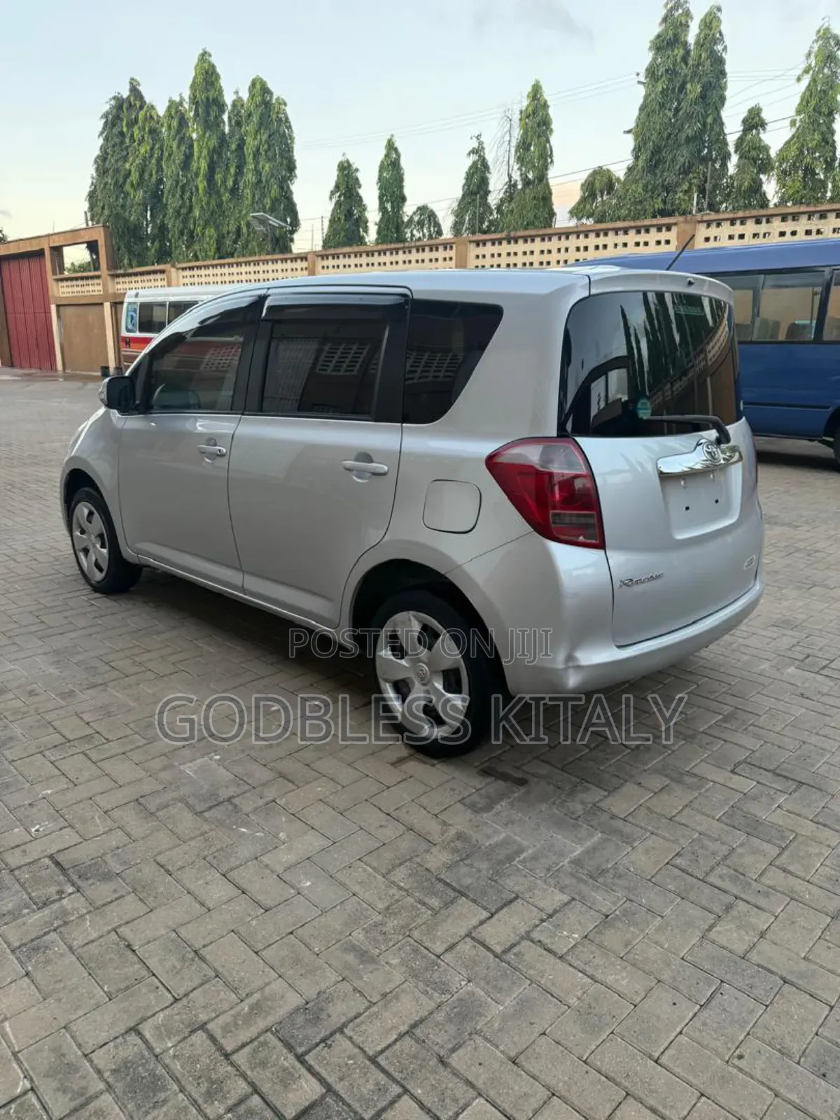 Toyota Ractis 2006 Silver