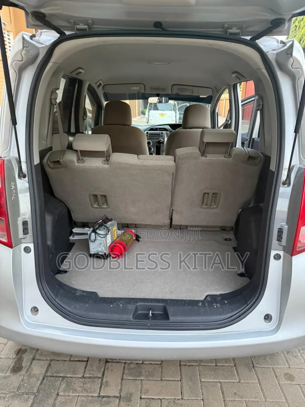Toyota Ractis 2006 Silver