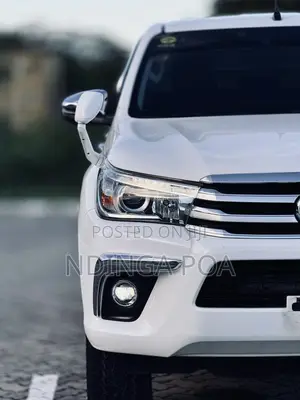 Toyota Hilux Revo Double Cab Deisel 2.4 RWD 2018 White