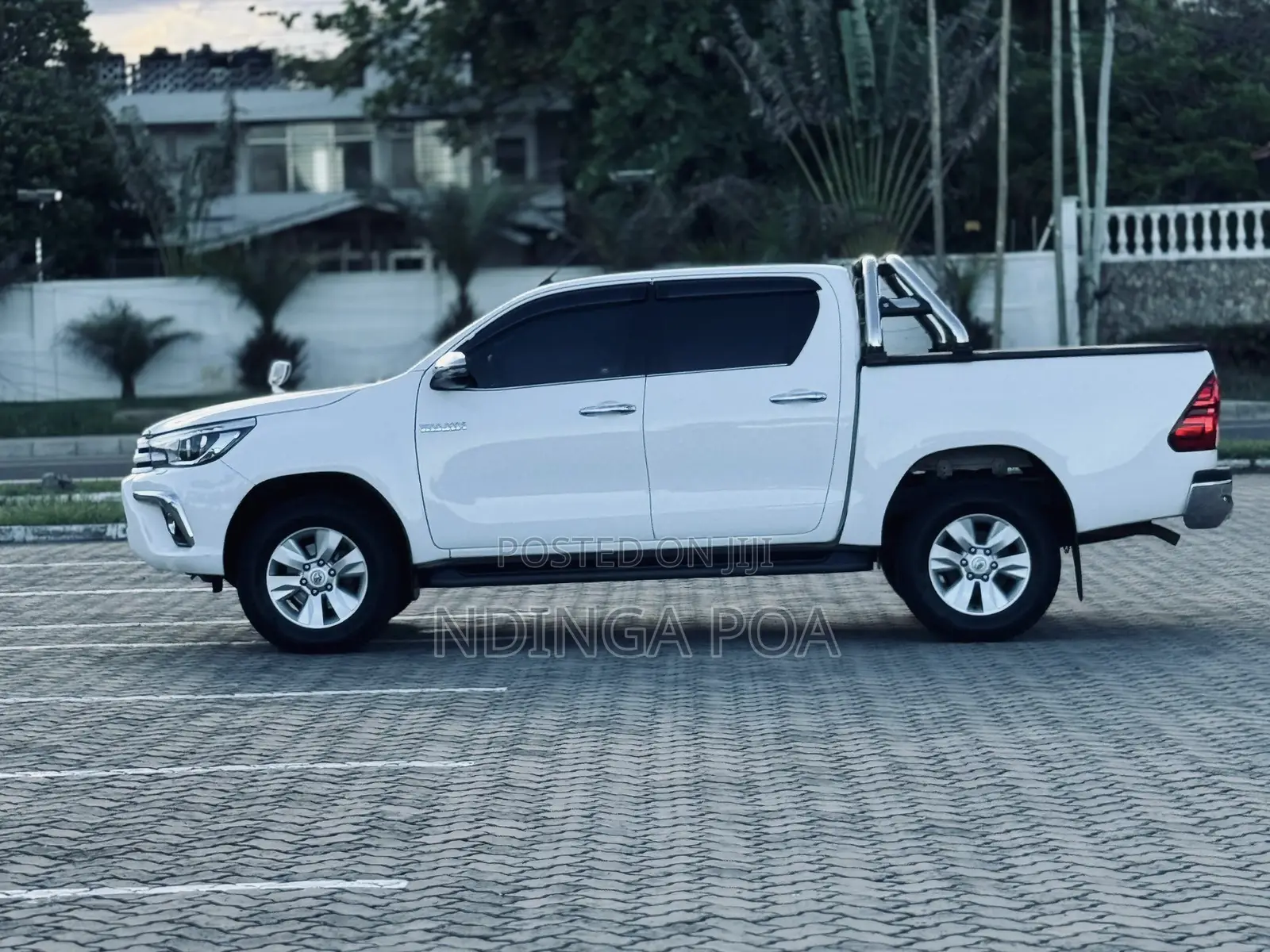 Toyota Hilux Revo Double Cab Deisel 2.4 RWD 2018 White