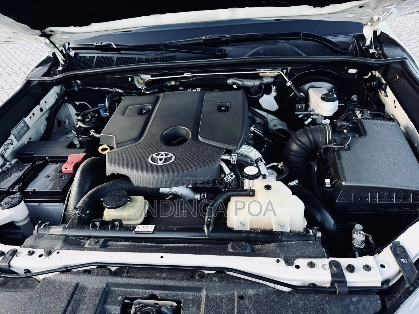 Toyota Hilux Revo Double Cab Deisel 2.4 RWD 2018 White