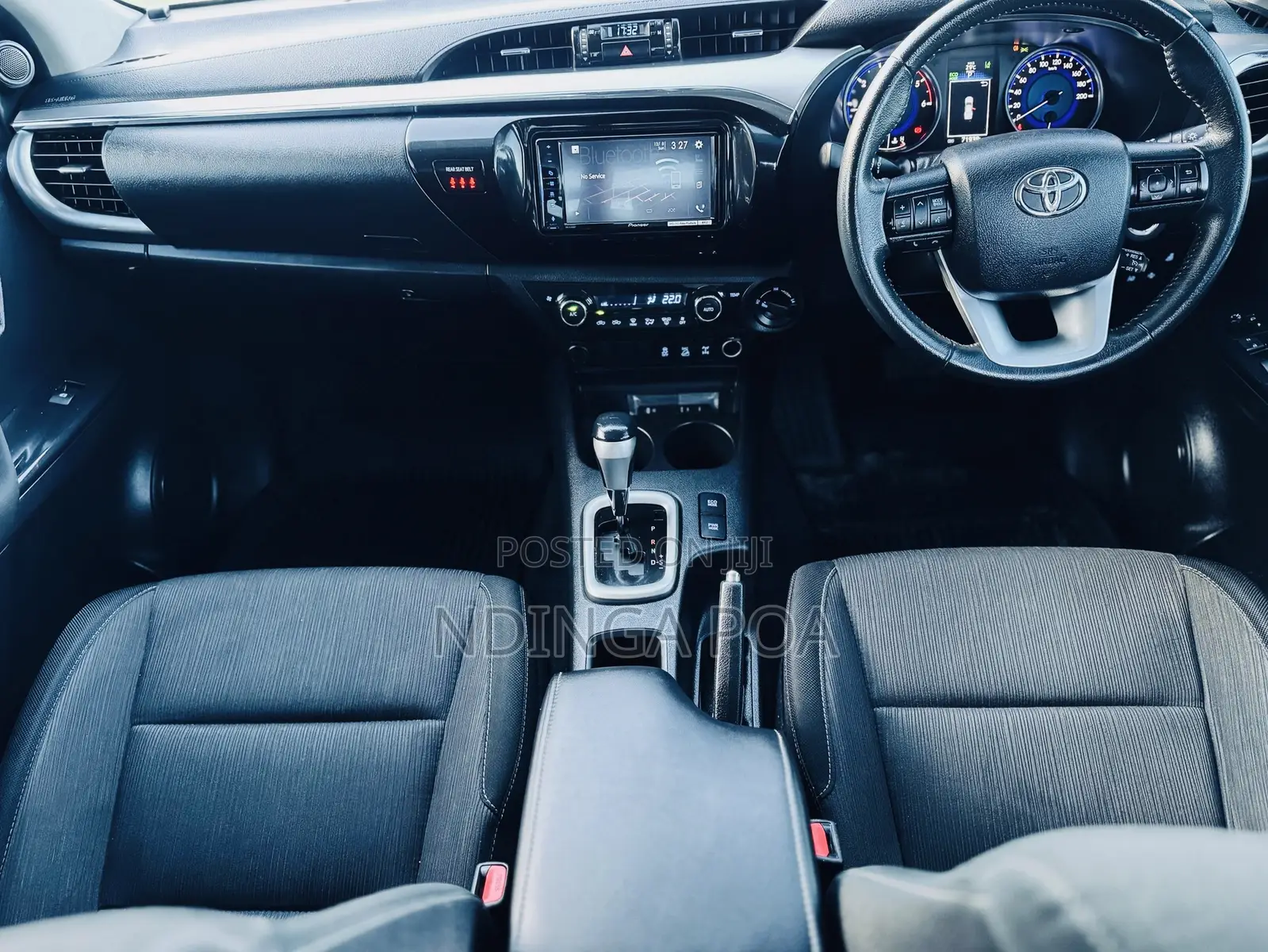 Toyota Hilux Revo Double Cab Deisel 2.4 RWD 2018 White