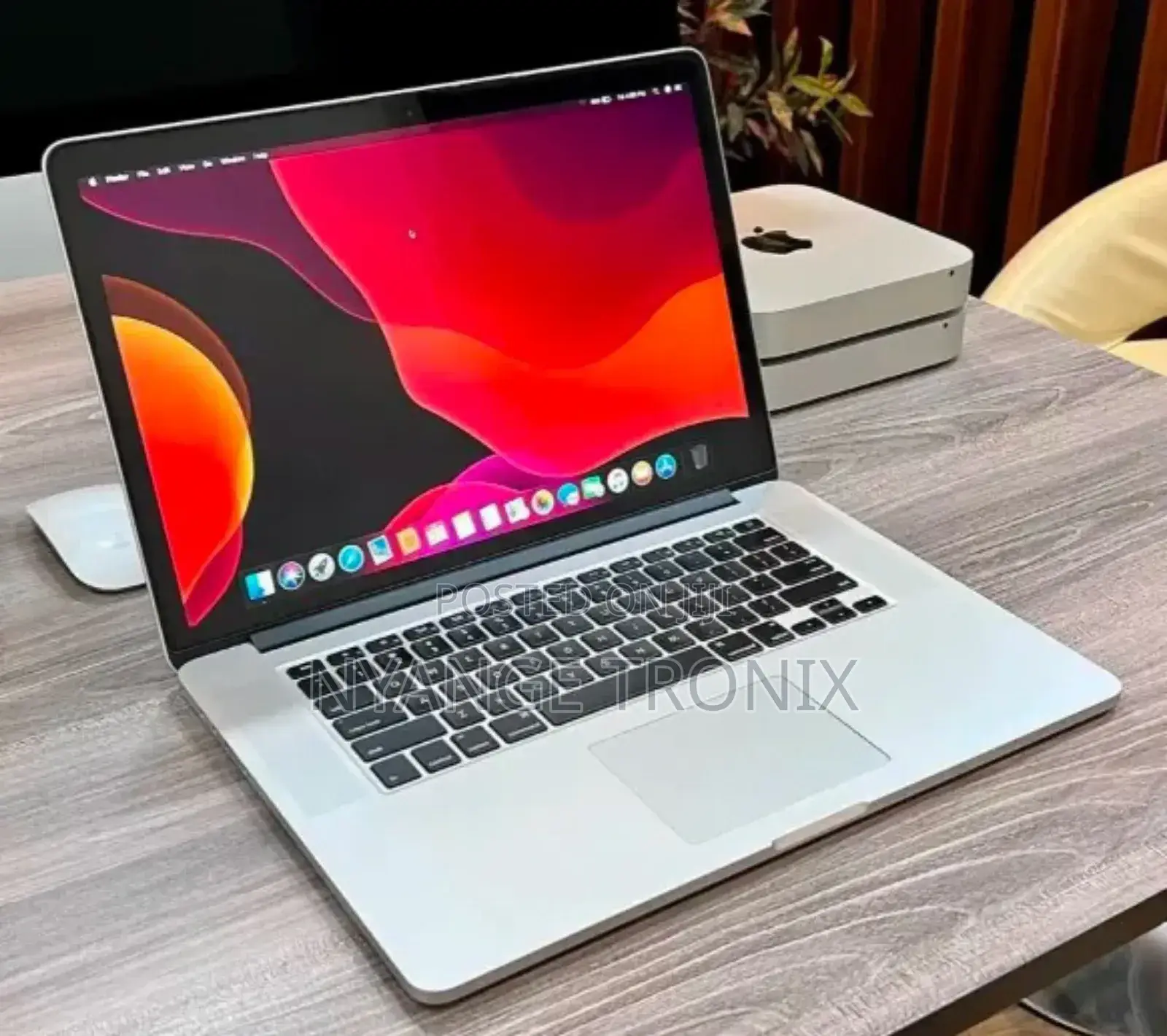 Laptop Apple MacBook Pro 2018 16GB Intel Core I9 SSD 512GB