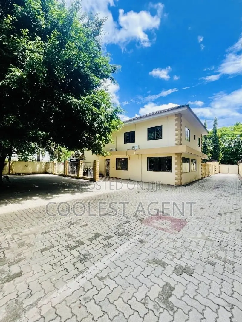 5bdrm House in Coolest Estate, Masaki for rent