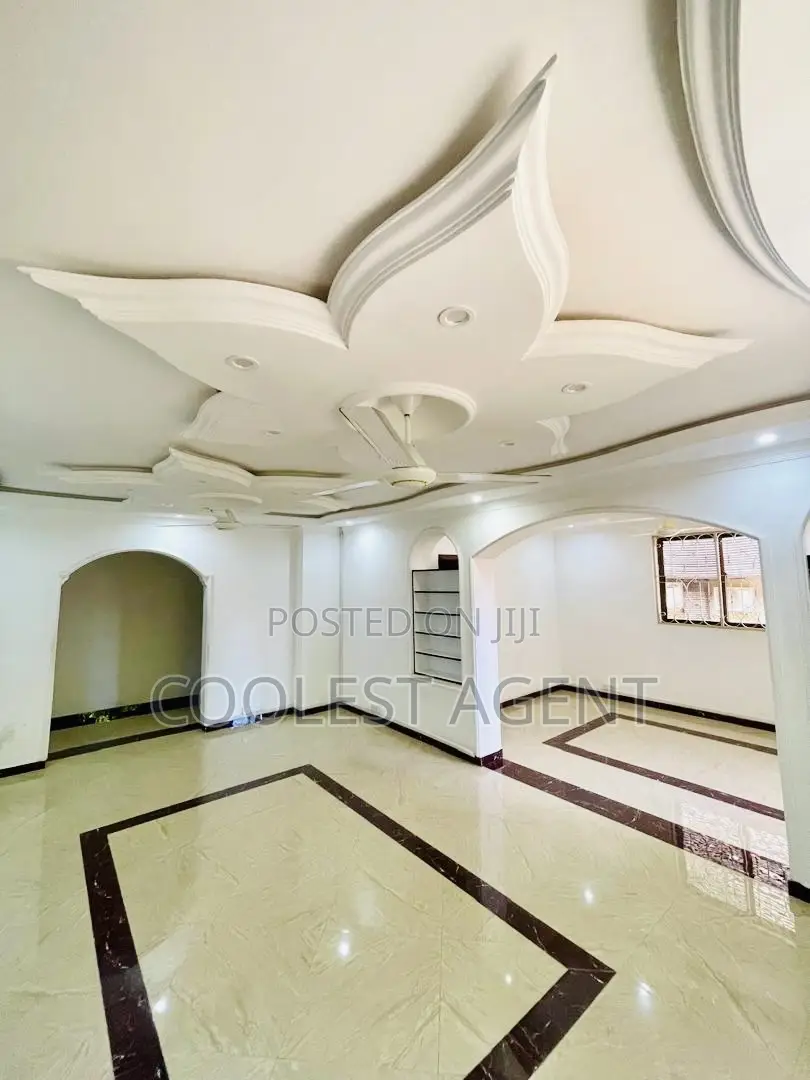 5bdrm House in Coolest Estate, Masaki for rent