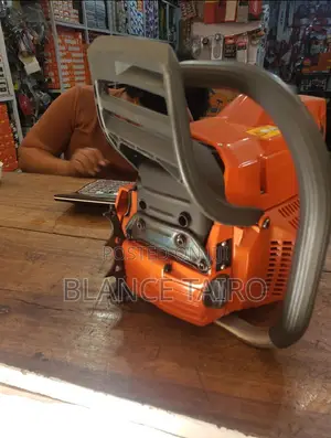 Chainsaw Husqvarna 272xp