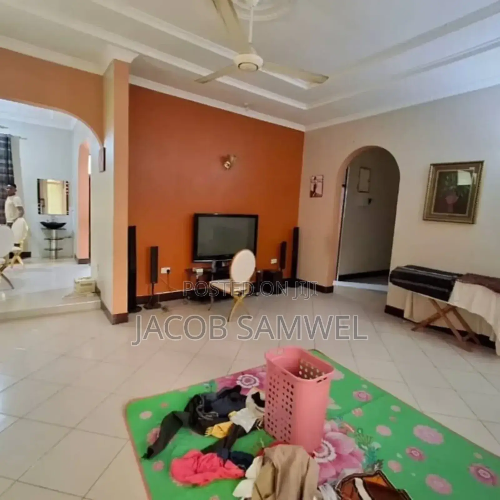 5bdrm House in Kimara Temboni, Kinondoni for sale