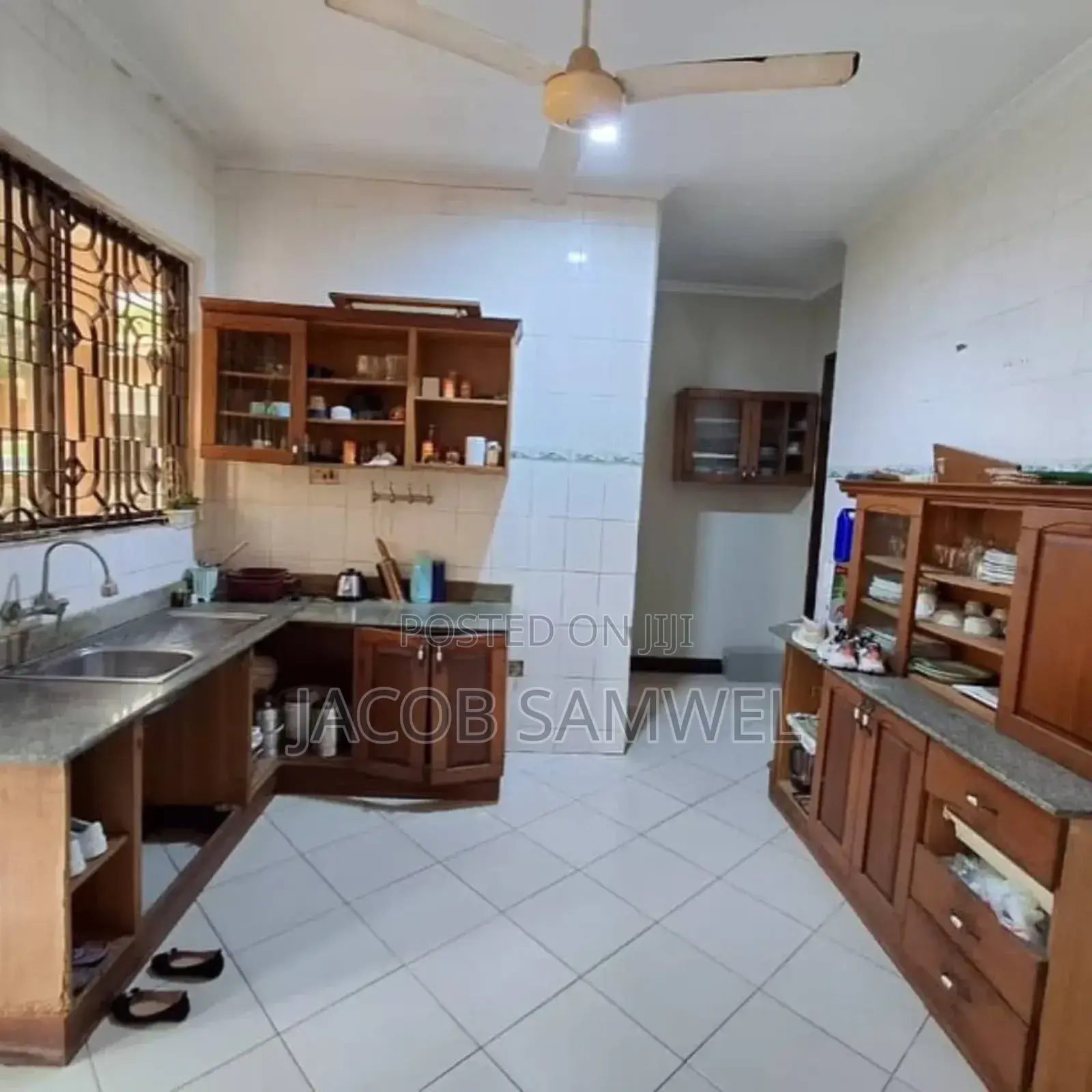 5bdrm House in Kimara Temboni, Kinondoni for sale