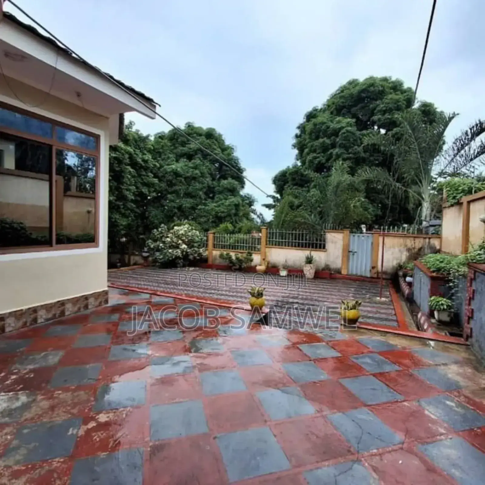 5bdrm House in Kimara Temboni, Kinondoni for sale