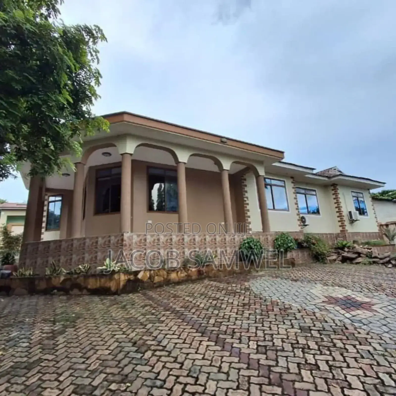 5bdrm House in Kimara Temboni, Kinondoni for sale