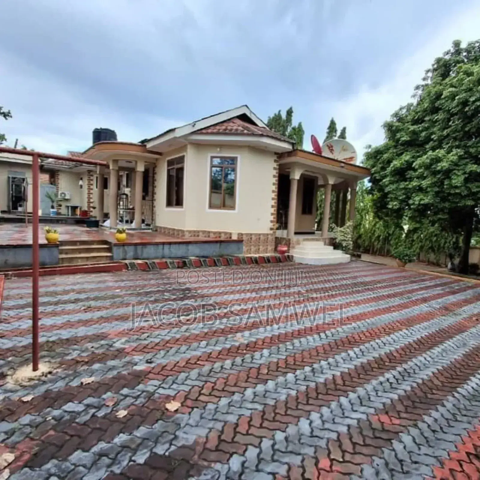 5bdrm House in Kimara Temboni, Kinondoni for sale