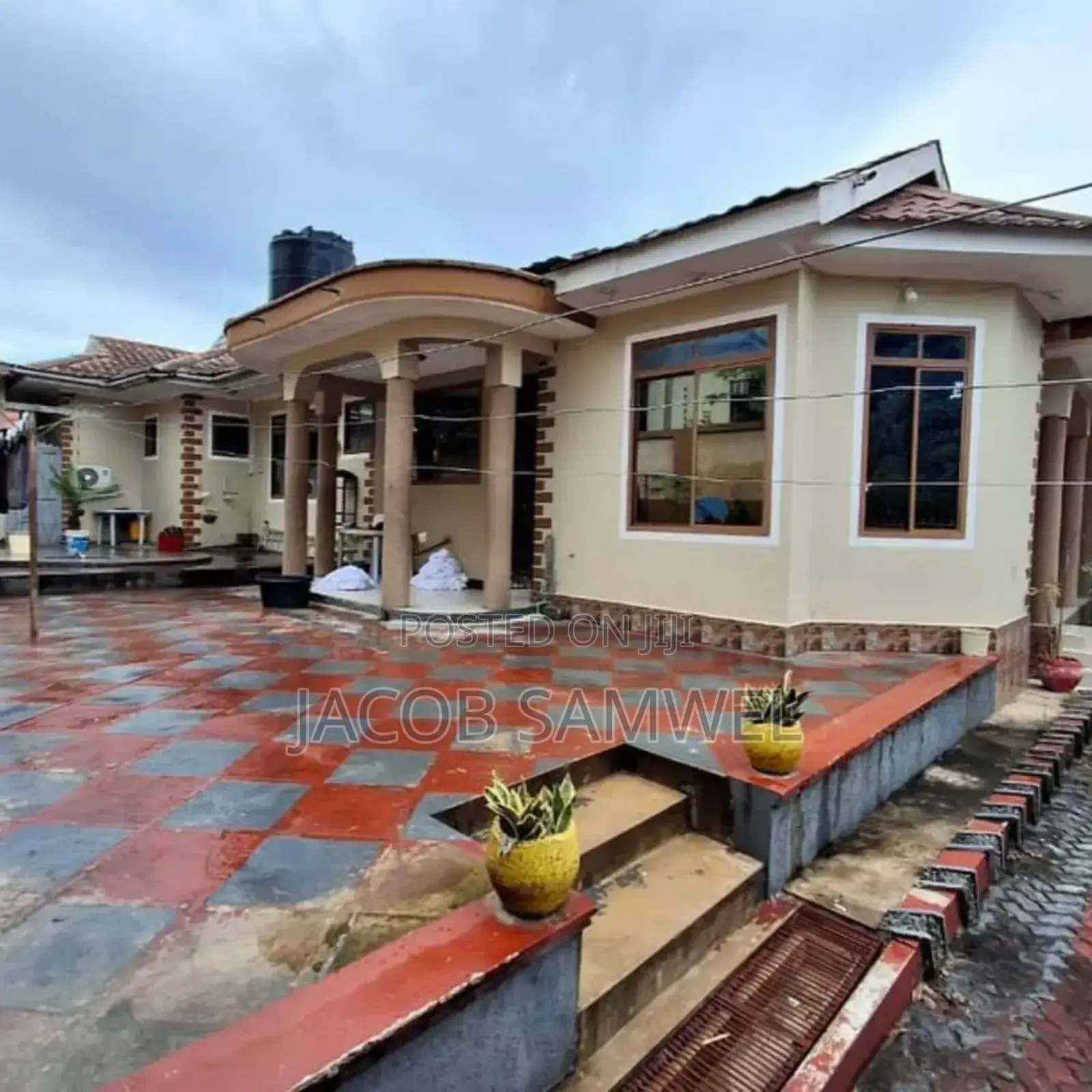 5bdrm House in Kimara Temboni, Kinondoni for sale