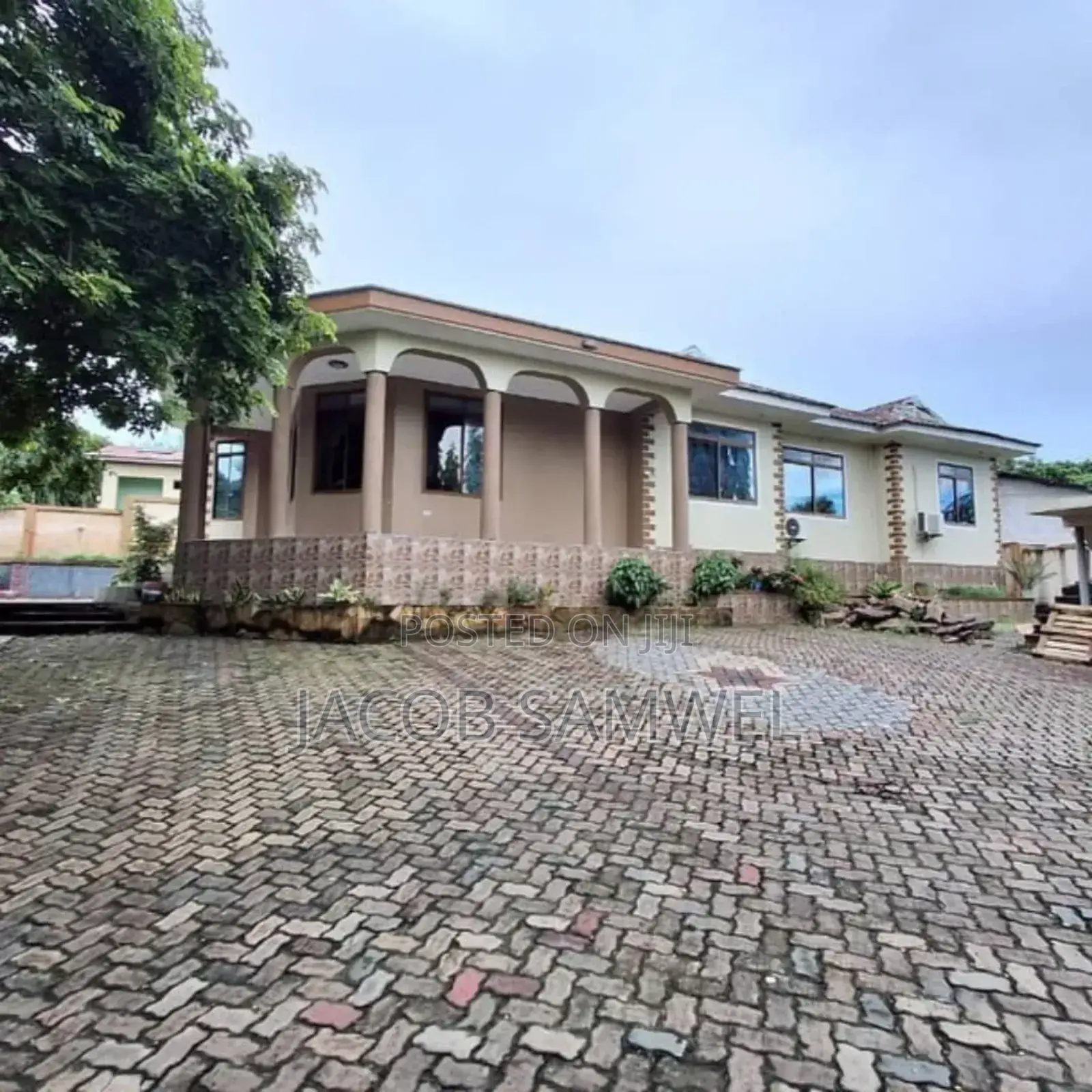 5bdrm House in Kimara Temboni, Kinondoni for sale