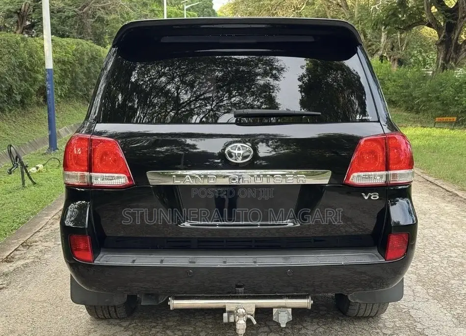 Toyota Land Cruiser 2011 Black