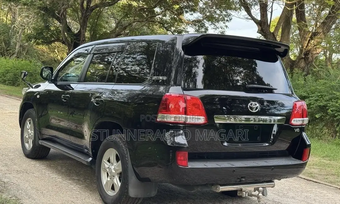 Toyota Land Cruiser 2011 Black