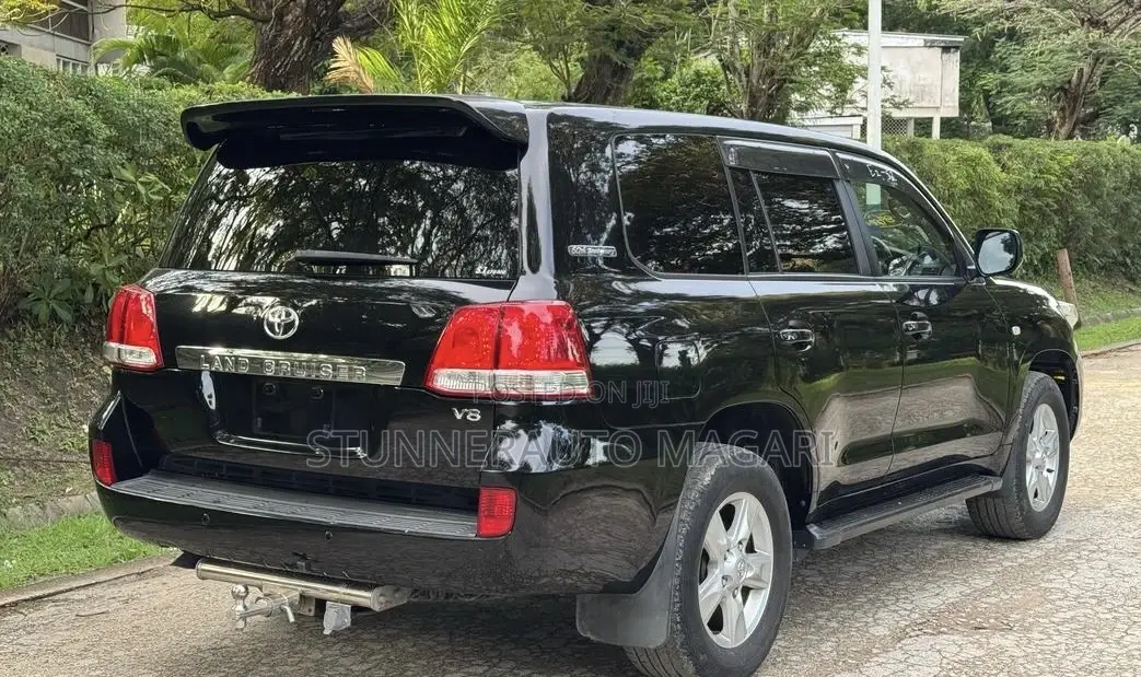 Toyota Land Cruiser 2011 Black