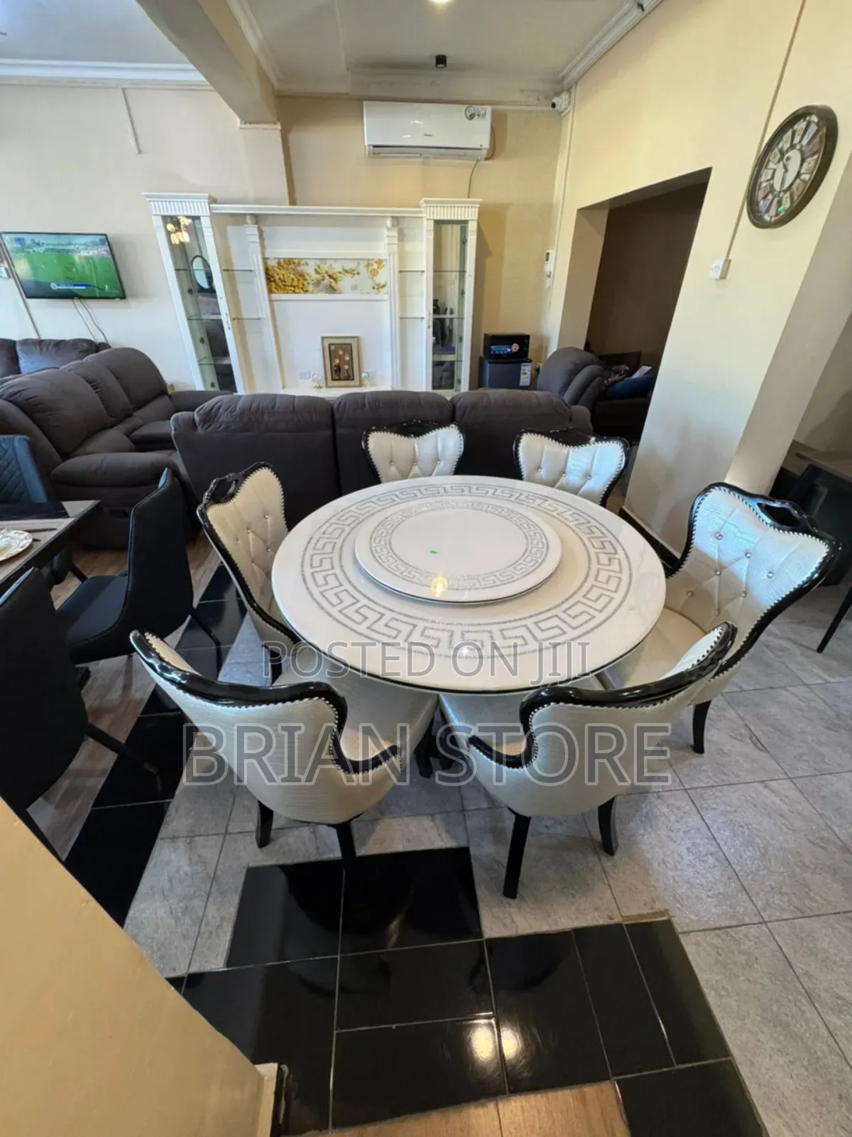 Dinning Set 6 Chairs 1 Round Table (Meza Ya Chakula Watu 6)