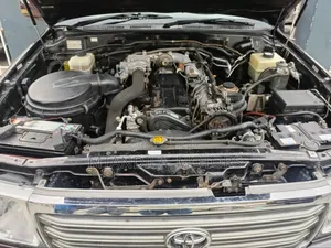 Toyota Land Cruiser 2005 Purple