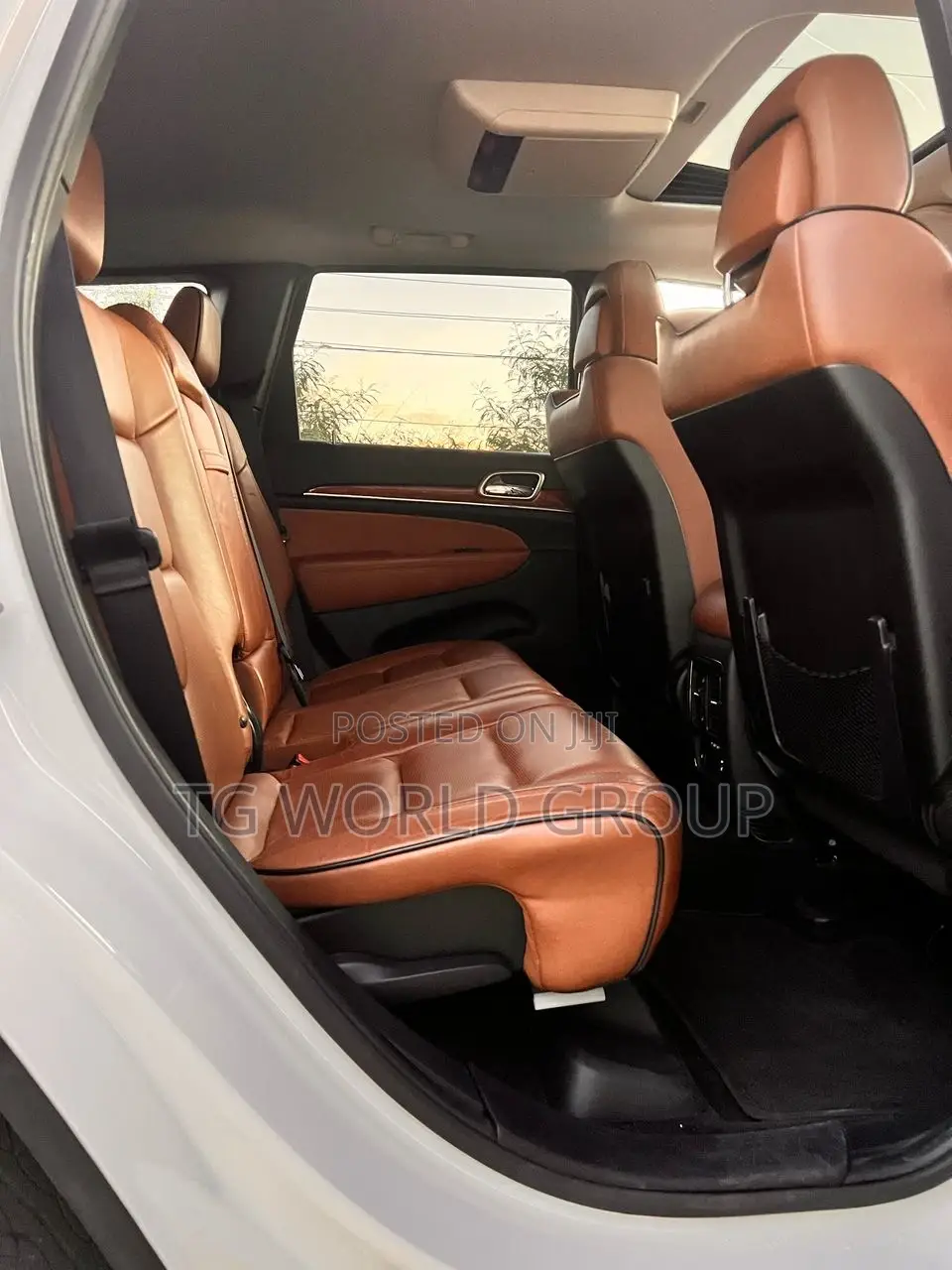 Jeep Cherokee 2010 White