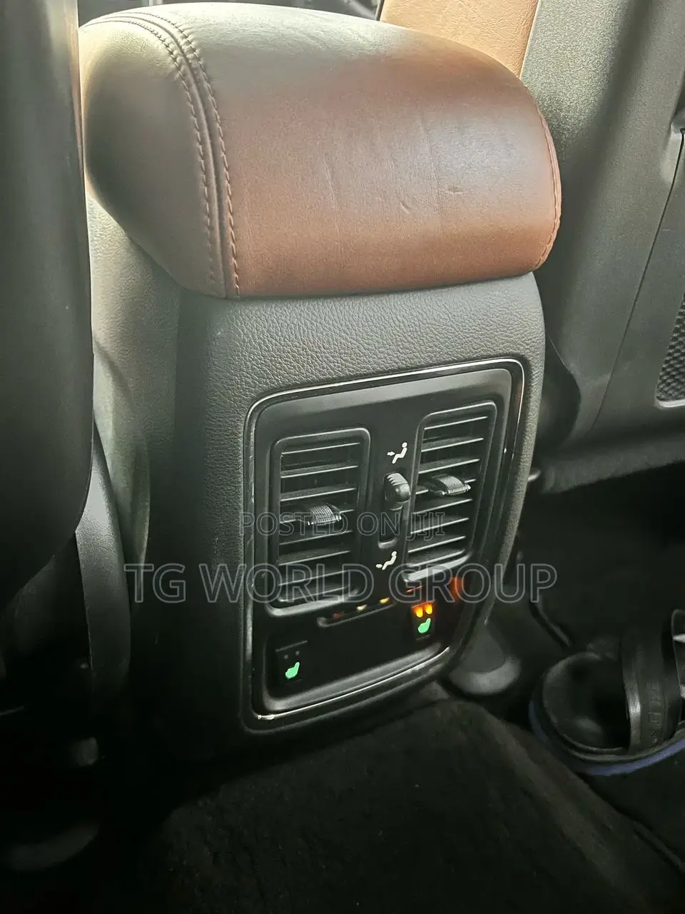 Jeep Cherokee 2010 White