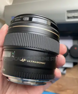 Canon Ef 85mm F/1.8 Usm