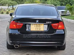 BMW 3 Series 320i RWD 2010 Black
