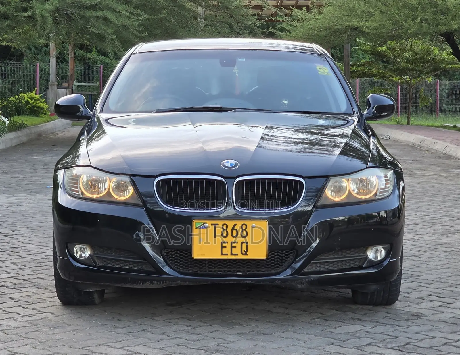 BMW 3 Series 320i RWD 2010 Black