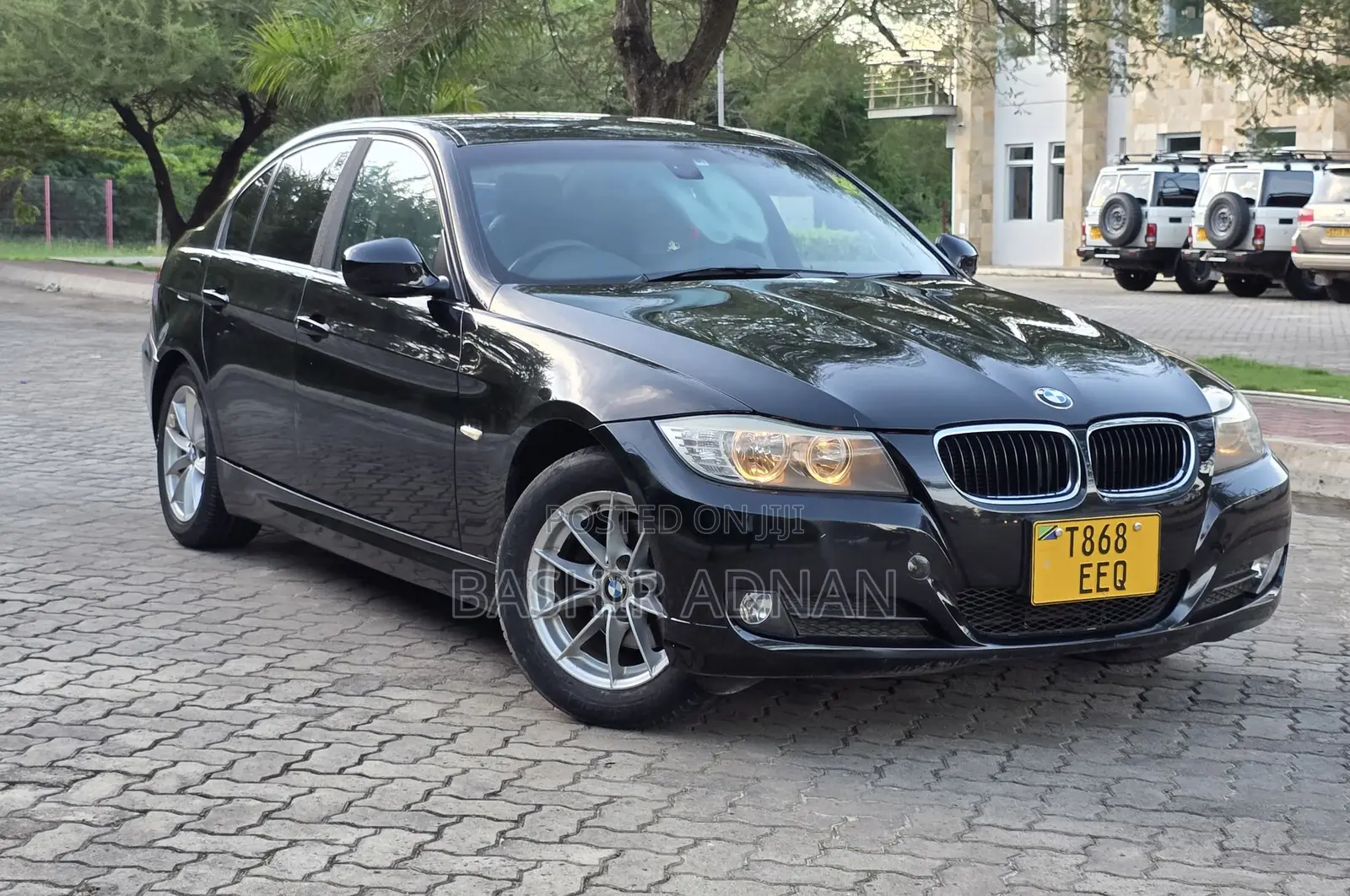 BMW 3 Series 320i RWD 2010 Black