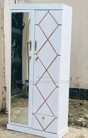 Kabati La Nguo