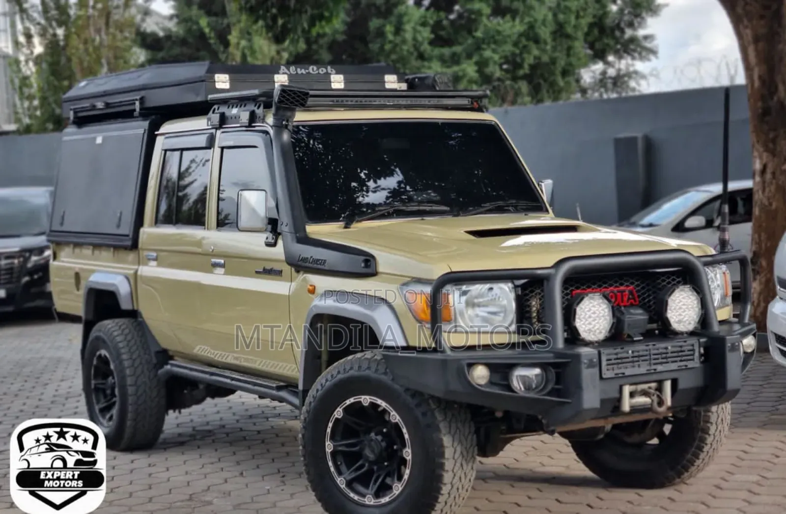 Toyota Land Cruiser 4.5 V8 TD 2019 Beige