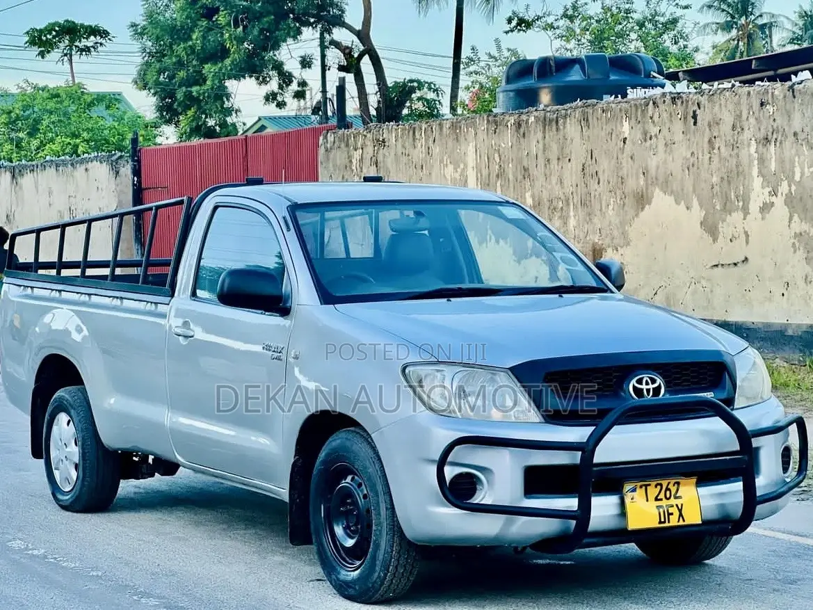 Toyota Hilux 2.5 D-4D 4X4 SRX 2009 Silver