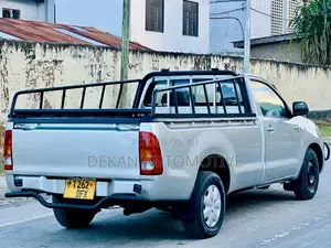 Toyota Hilux 2.5 D-4D 4X4 SRX 2009 Silver