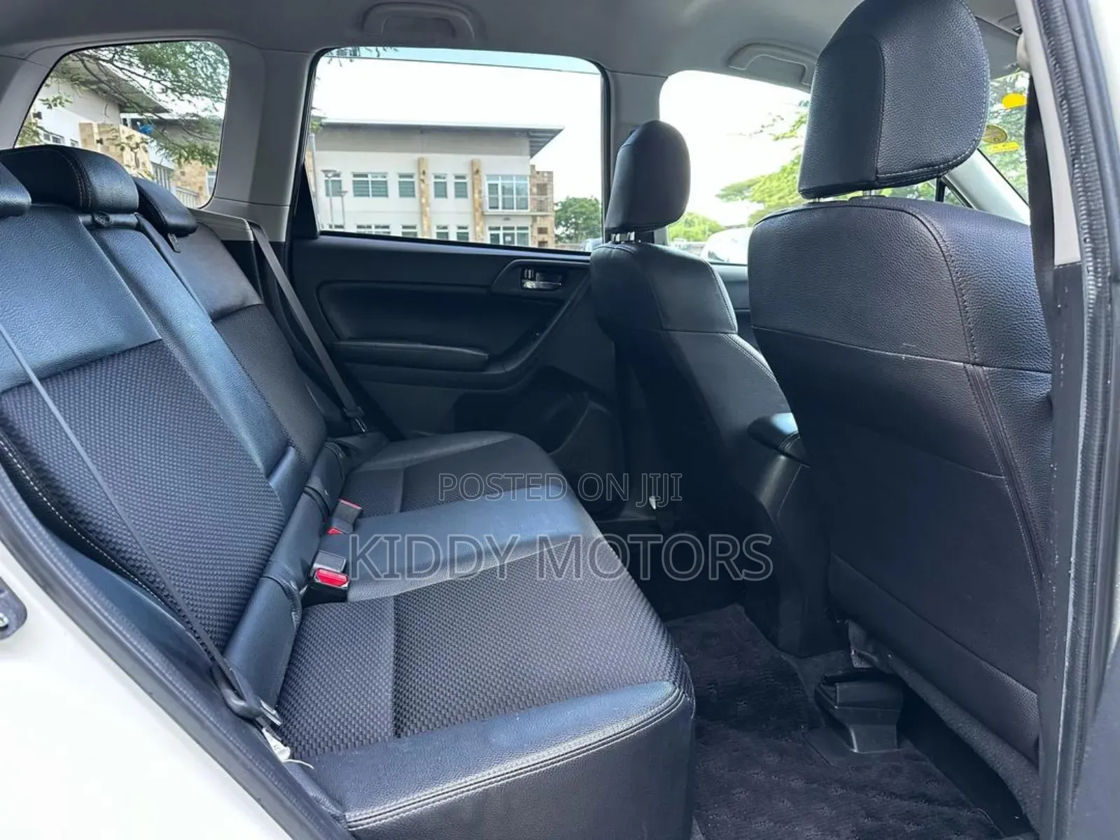 Subaru Forester 2.0XT Touring 4dr SUV AWD (2.0L 4cyl Turbo CVT) 2014 Pearl