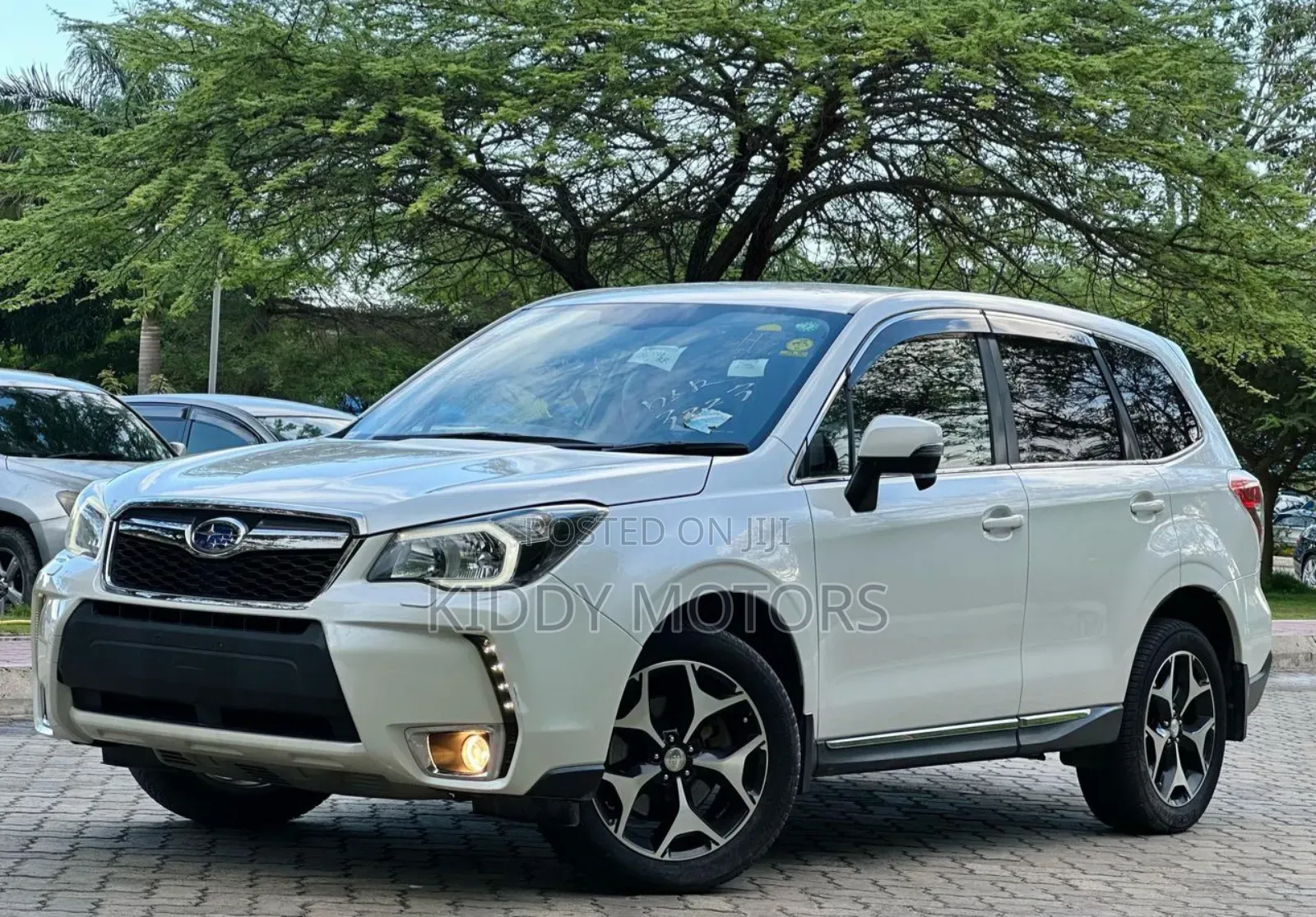 Subaru Forester 2.0XT Touring 4dr SUV AWD (2.0L 4cyl Turbo CVT) 2014 Pearl
