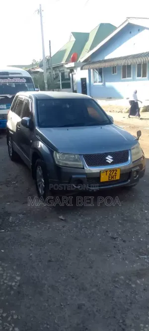 Photo - Suzuki Escudo 2007 Gray