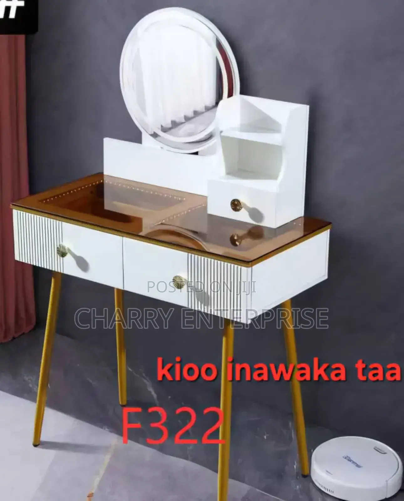 Elegant and Classic Dressing Table and Mirror With Light
