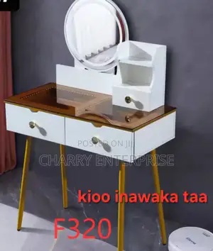 Elegant and Classic Dressing Table and Mirror With Light