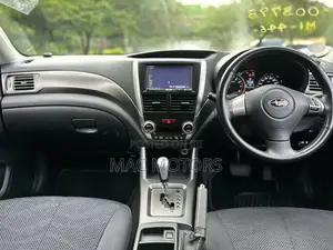 Subaru Forester 2011 Pearl