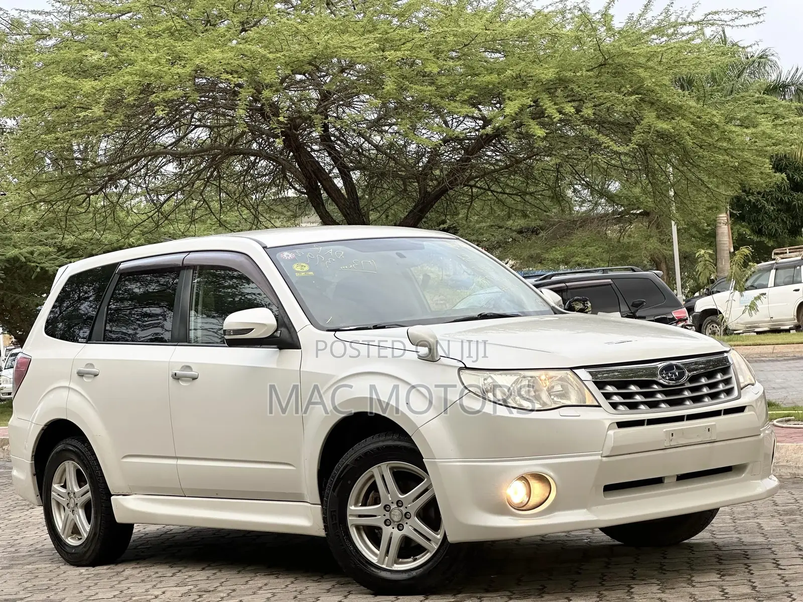 Subaru Forester 2011 Pearl