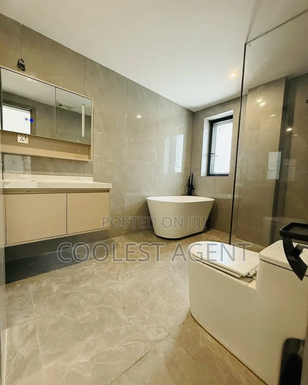 4bdrm Penthouse in Coolest Estate, Masaki for rent